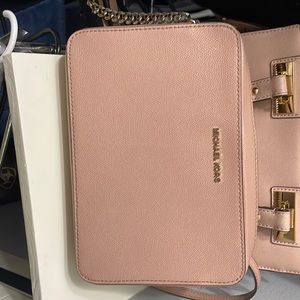 Michael Kors Large east west crossbody-pink